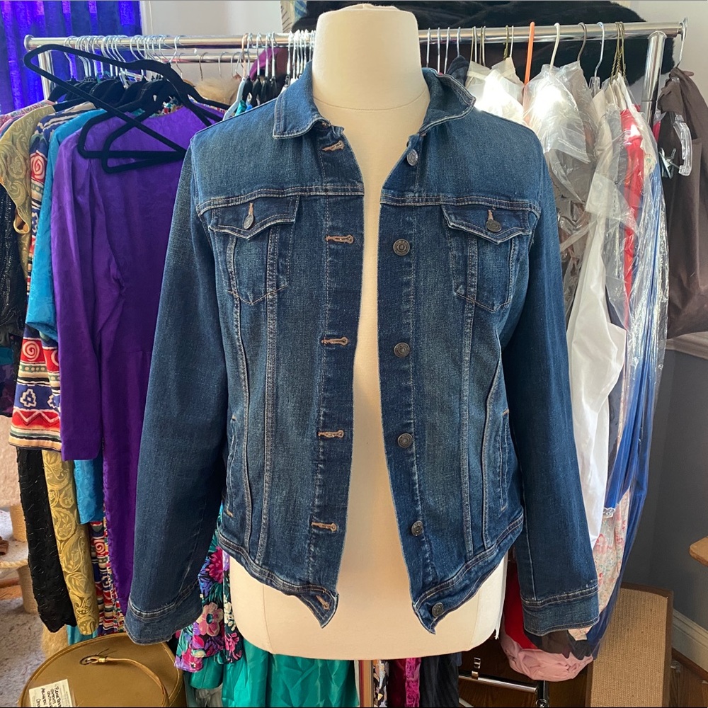 Old Navy XL ✨TALL✨ denim jacket